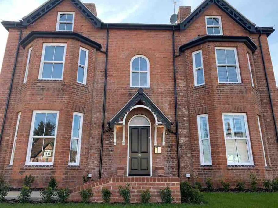 Boutique Luxury Apartment, High St, Henley-In-Arden Exterior photo